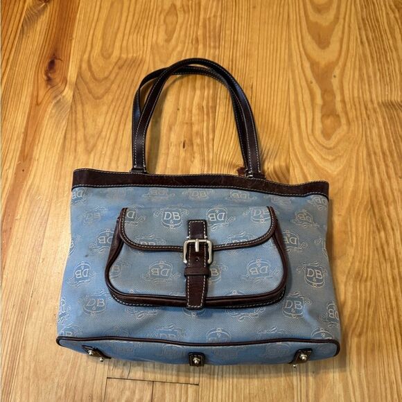 Dooney & Bourke East West Canvas / Leather Trim Donegal Crest Tote Shoulder Bag - Picture 2 of 16